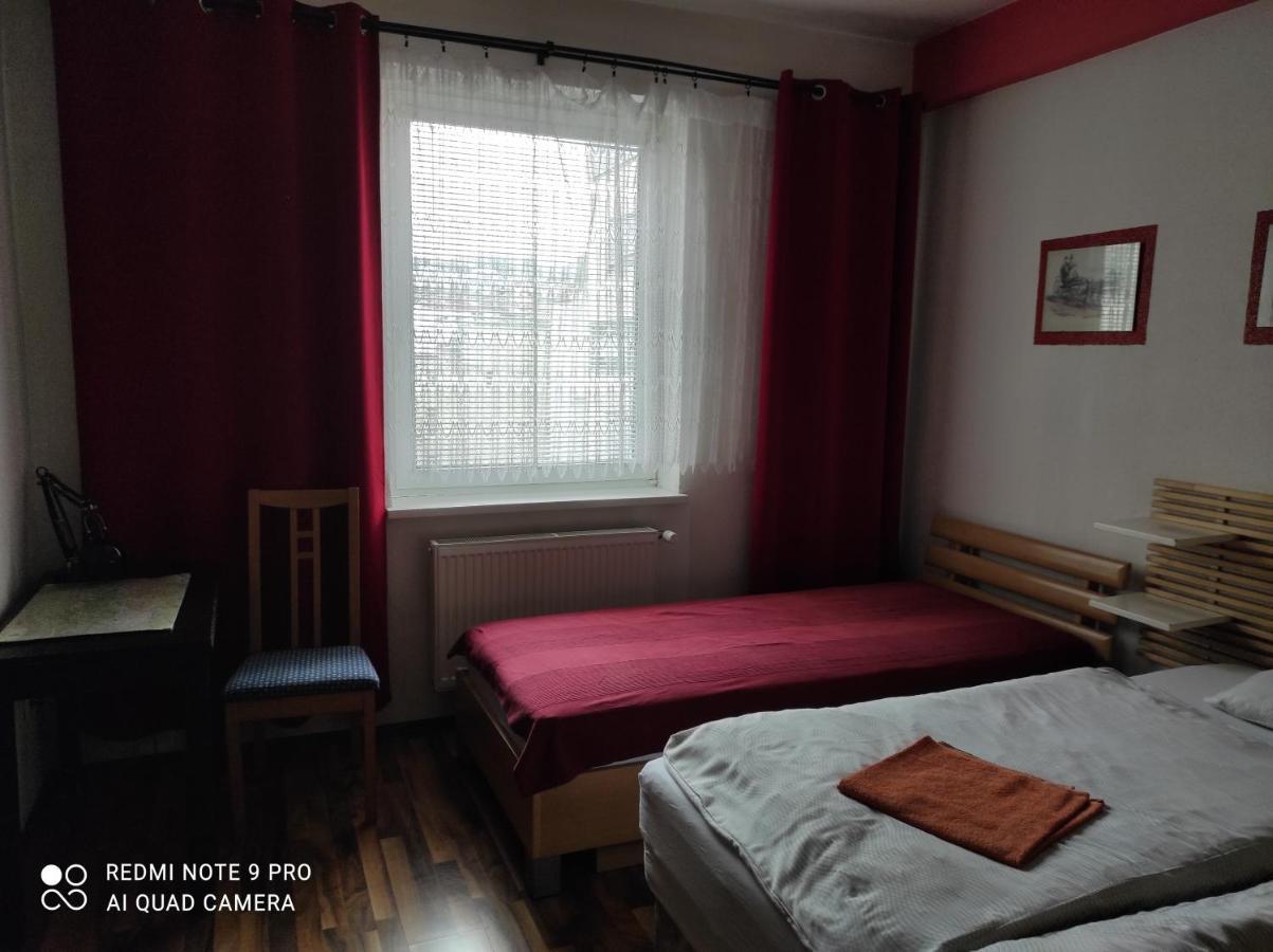 ברטיסלאבה Red Apartment מראה חיצוני תמונה