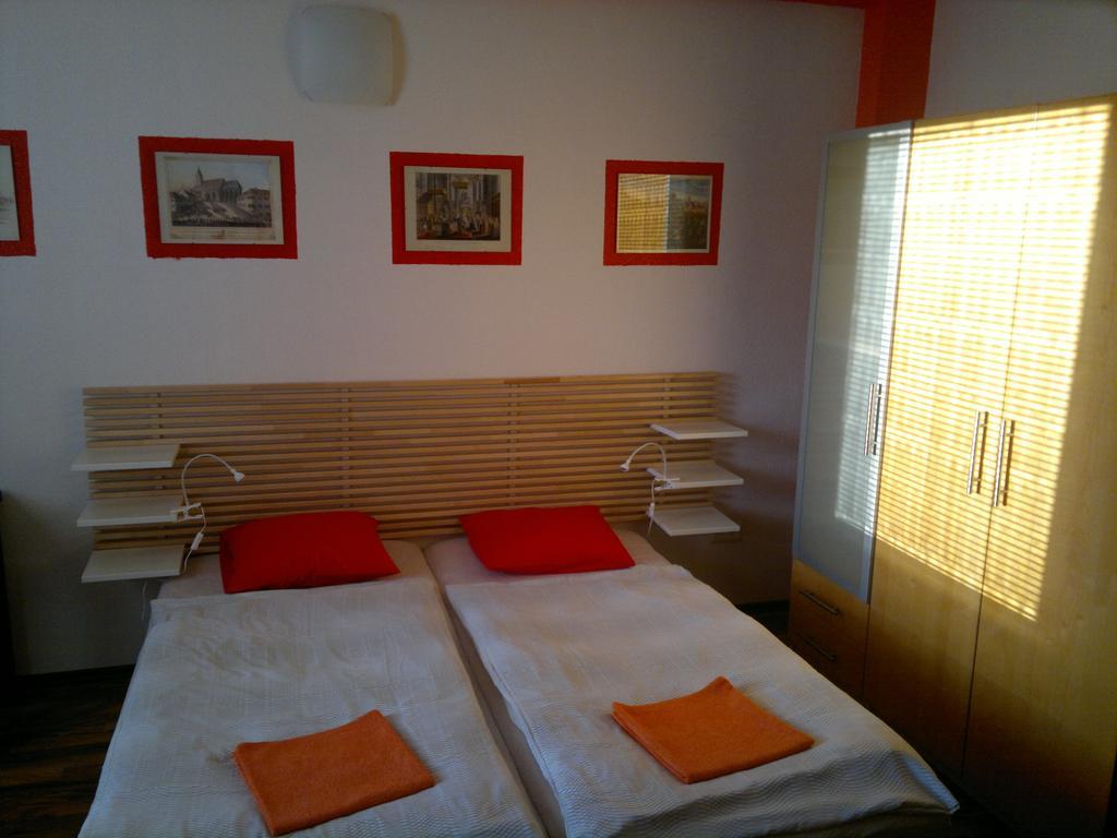 ברטיסלאבה Red Apartment חדר תמונה