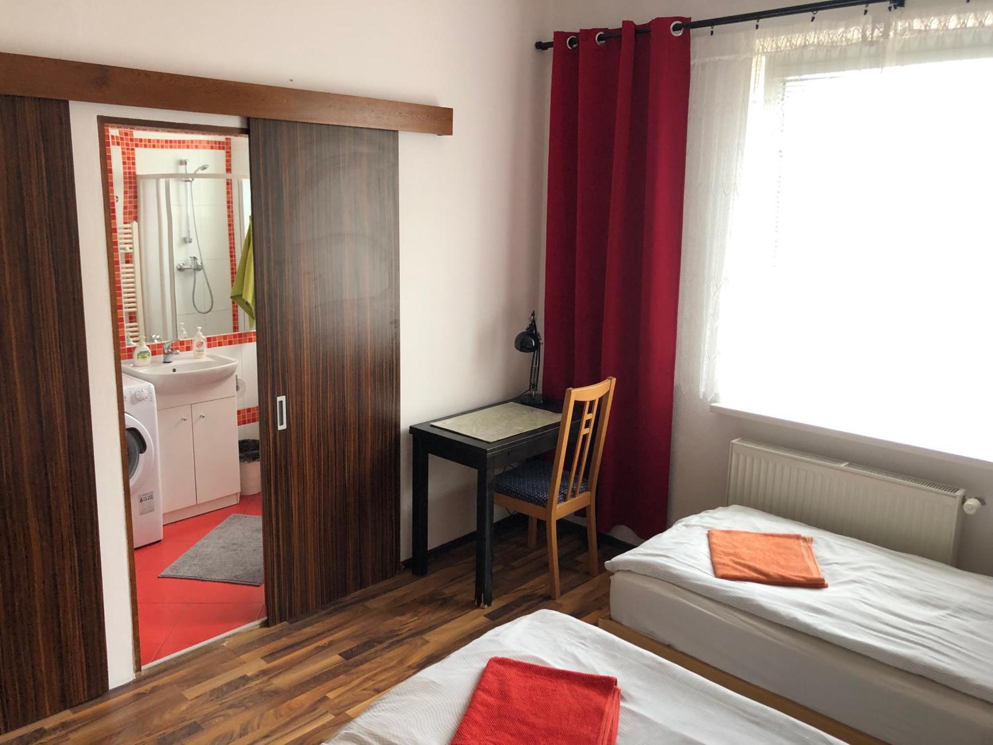 ברטיסלאבה Red Apartment מראה חיצוני תמונה