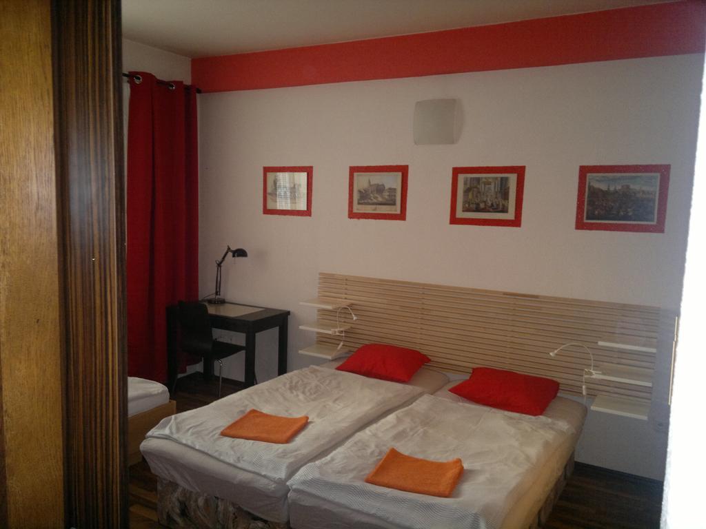 ברטיסלאבה Red Apartment חדר תמונה